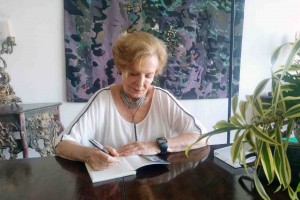 Marina Amaral - Curitibanas e Outras Historias (2)